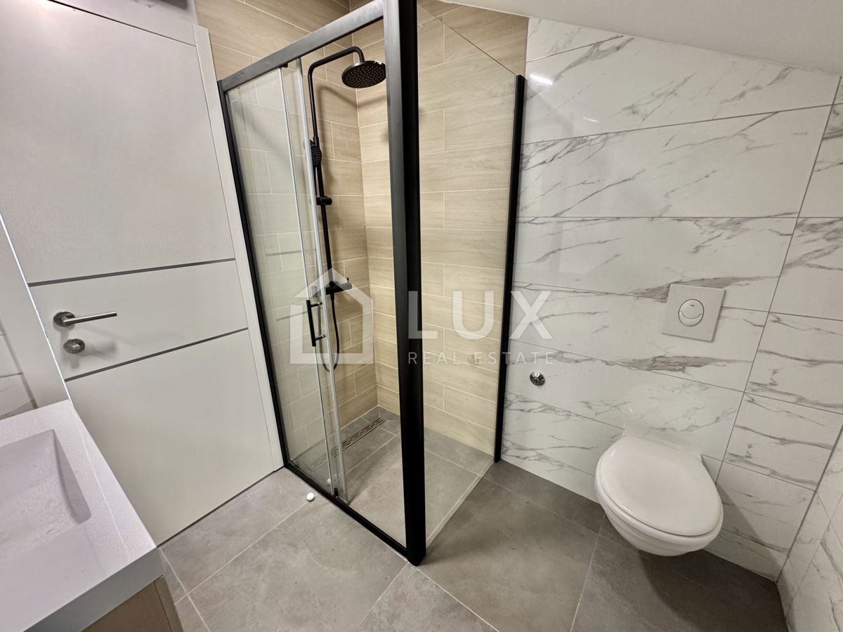 CRIKVENICA - dva apartmaja, 112m2, 150m do morja, novogradnja
