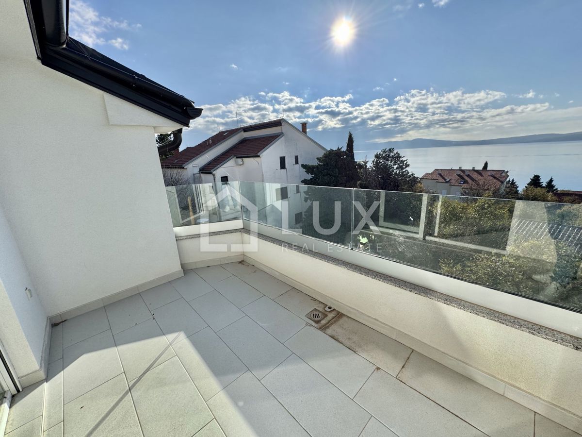 CRIKVENICA - dva apartmaja, 112m2, 150m do morja, novogradnja