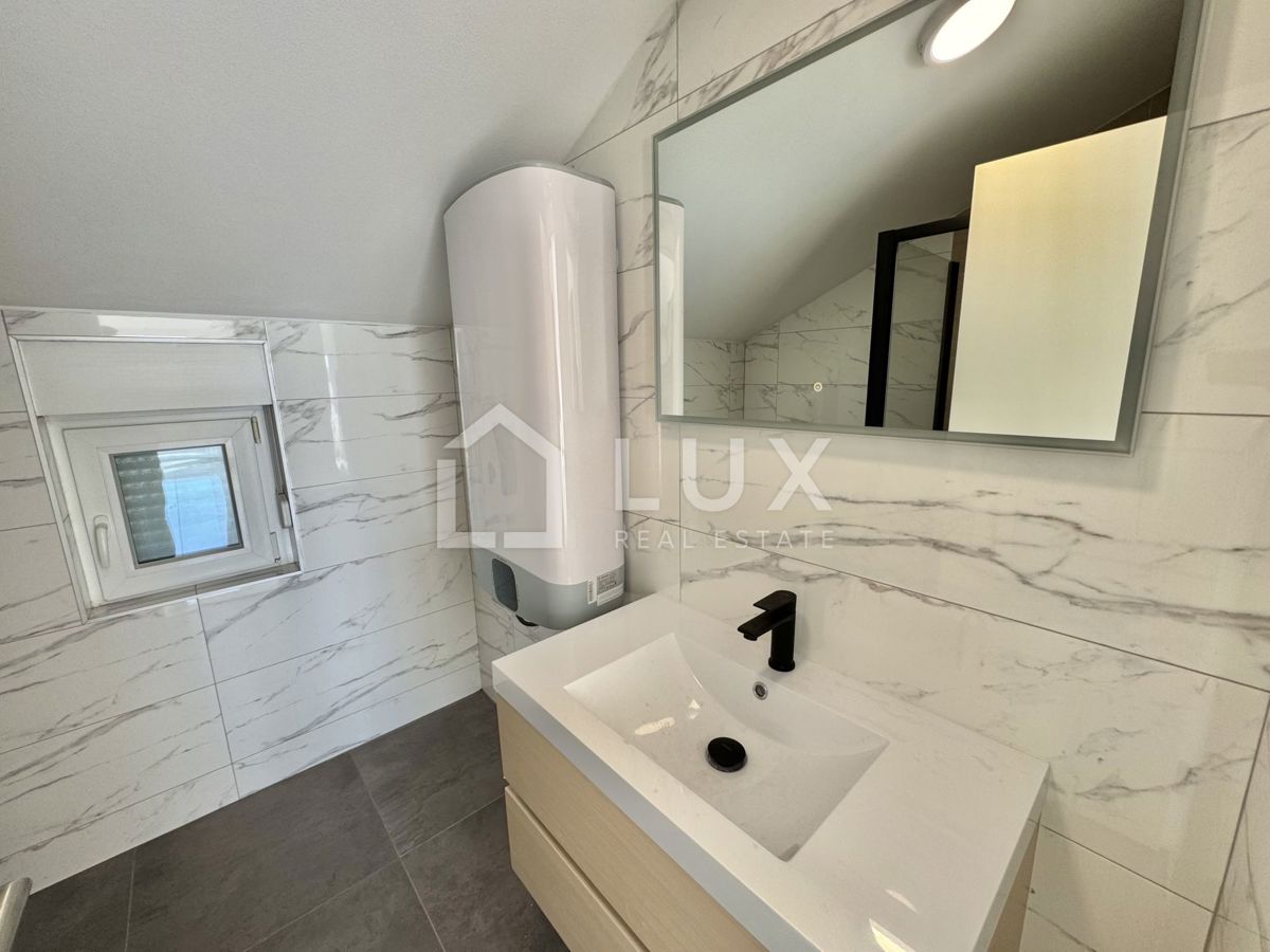 CRIKVENICA - dva apartmaja, 112m2, 150m do morja, novogradnja
