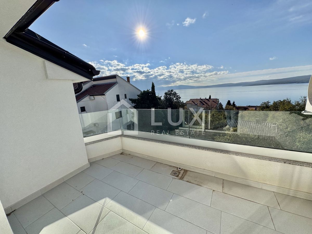 CRIKVENICA - dva apartmaja, 112m2, 150m do morja, novogradnja