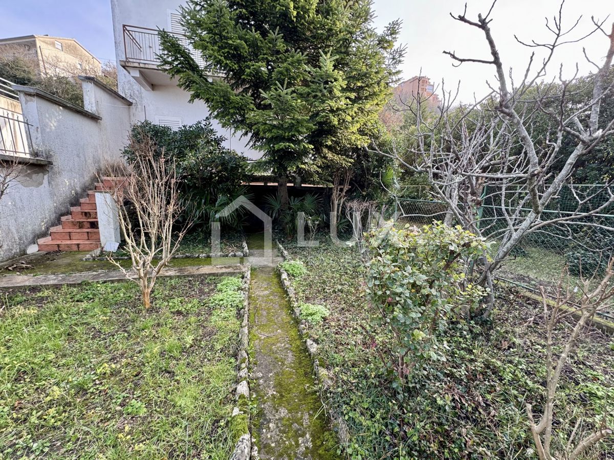 CRIKVENICA - hiša 156m2, center mesta