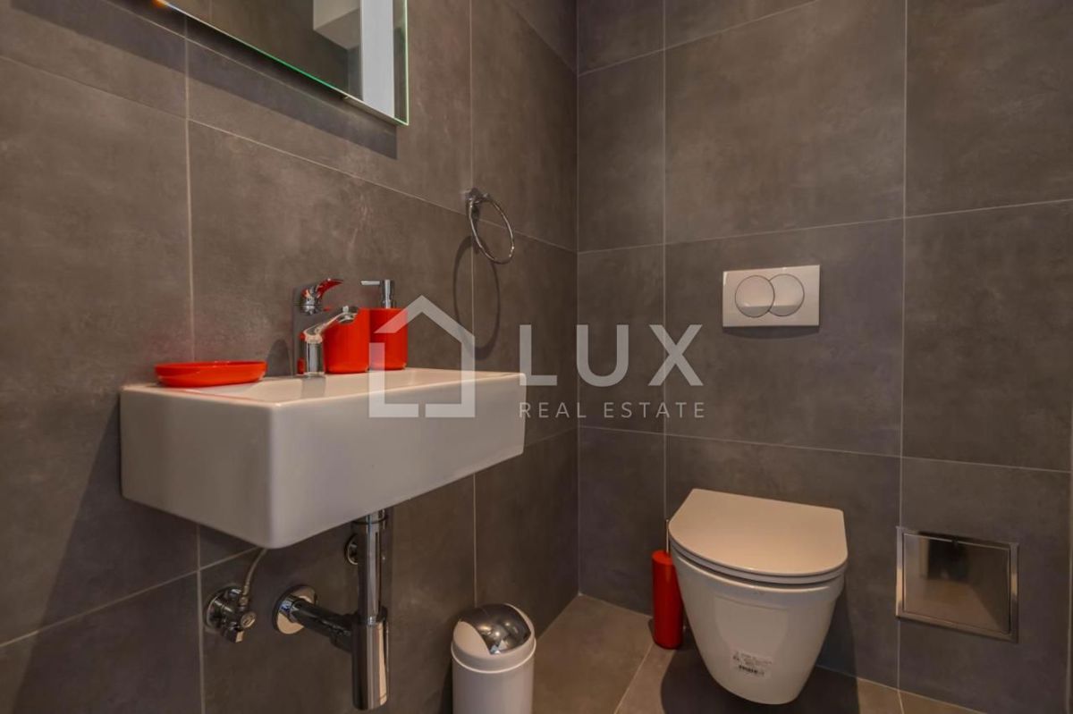 SELCE - apartma 2s+db, 80m od morja, stavba z dvigalom