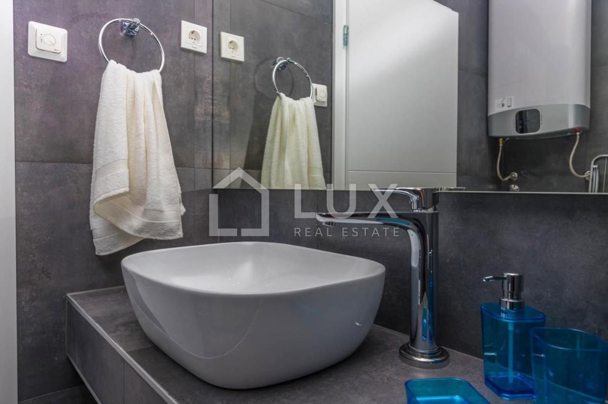 SELCE - apartma 2s+db, 80m od morja, stavba z dvigalom