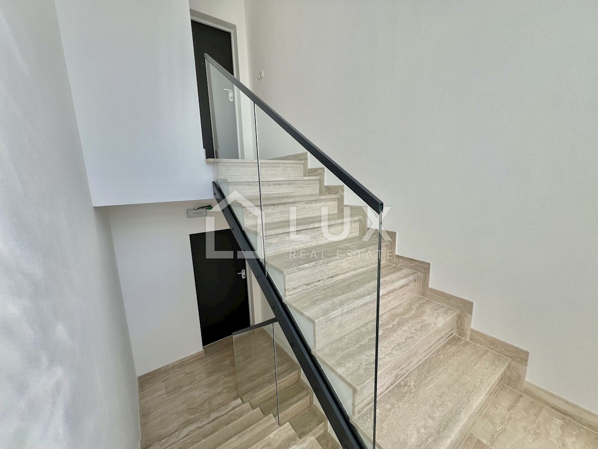 CRIKVENICA - stanovanje 70m2, novogradnja