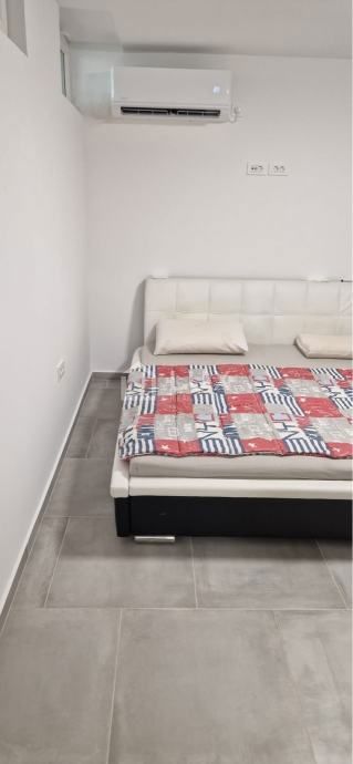 CRIKVENICA - stanovanje, visoko pritličje, 76m2