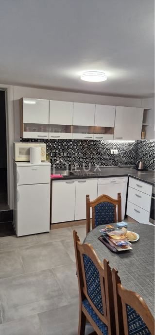 CRIKVENICA - stanovanje, visoko pritličje, 76m2