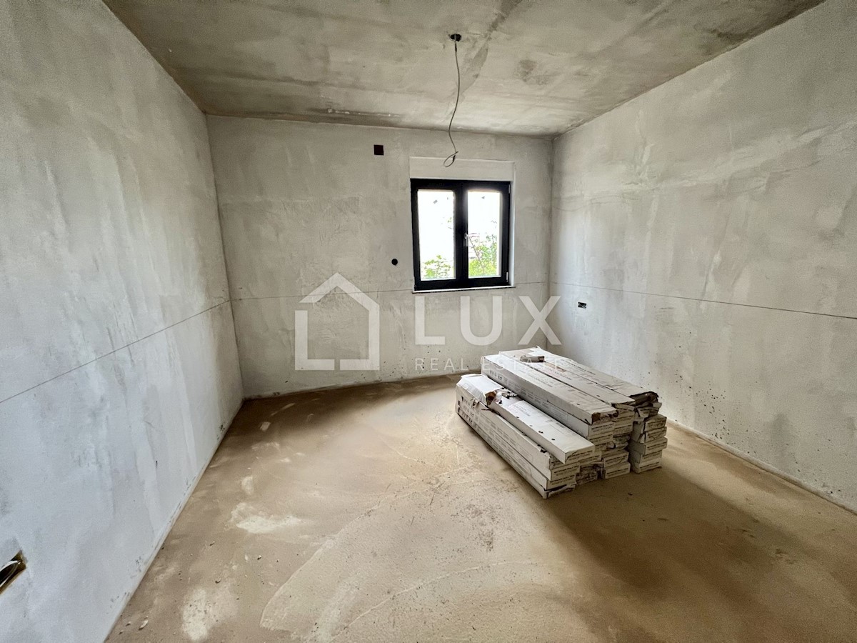 DRAMALJ - dvoetažni apartma 118m2, pogled na morje