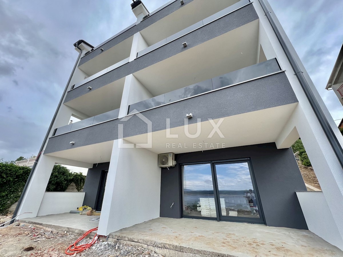 DRAMALJ - dvoetažni apartma 118m2, pogled na morje