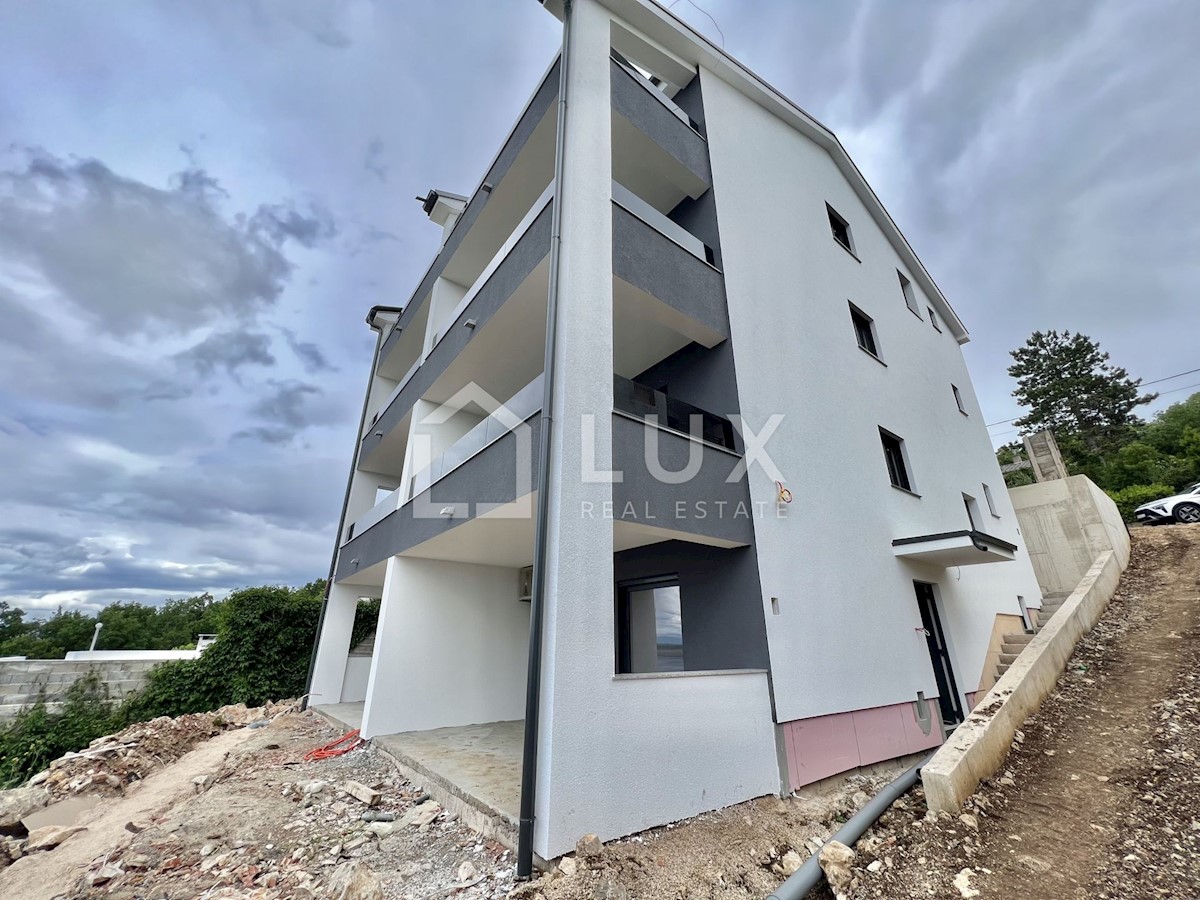 DRAMALJ - dvoetažni apartma 118m2, pogled na morje