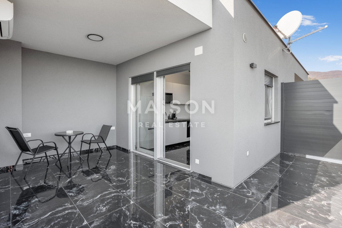 Hiša Oprić, Opatija - Okolica, 296,35m2