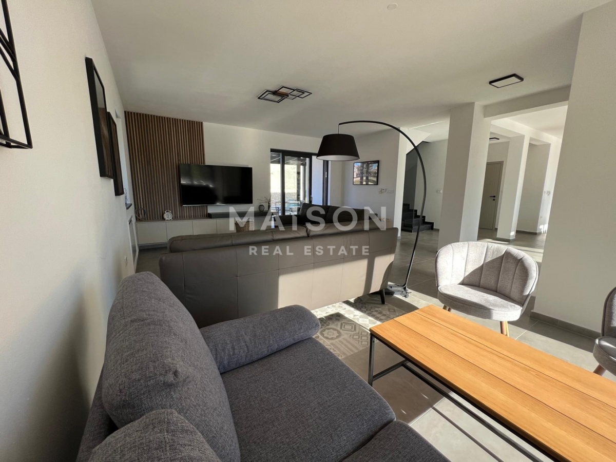 Hiša Smoljanci, Svetvinčenat, 190m2