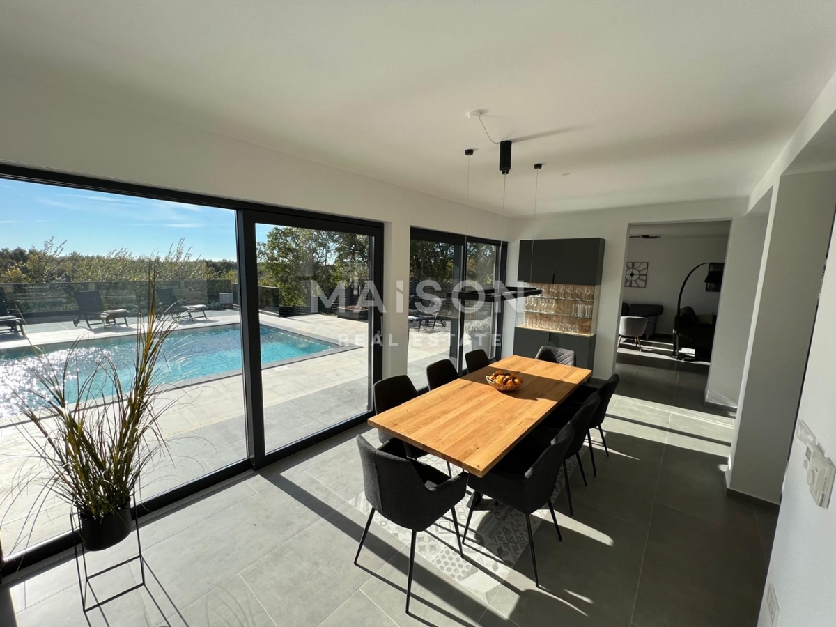 Hiša Smoljanci, Svetvinčenat, 190m2