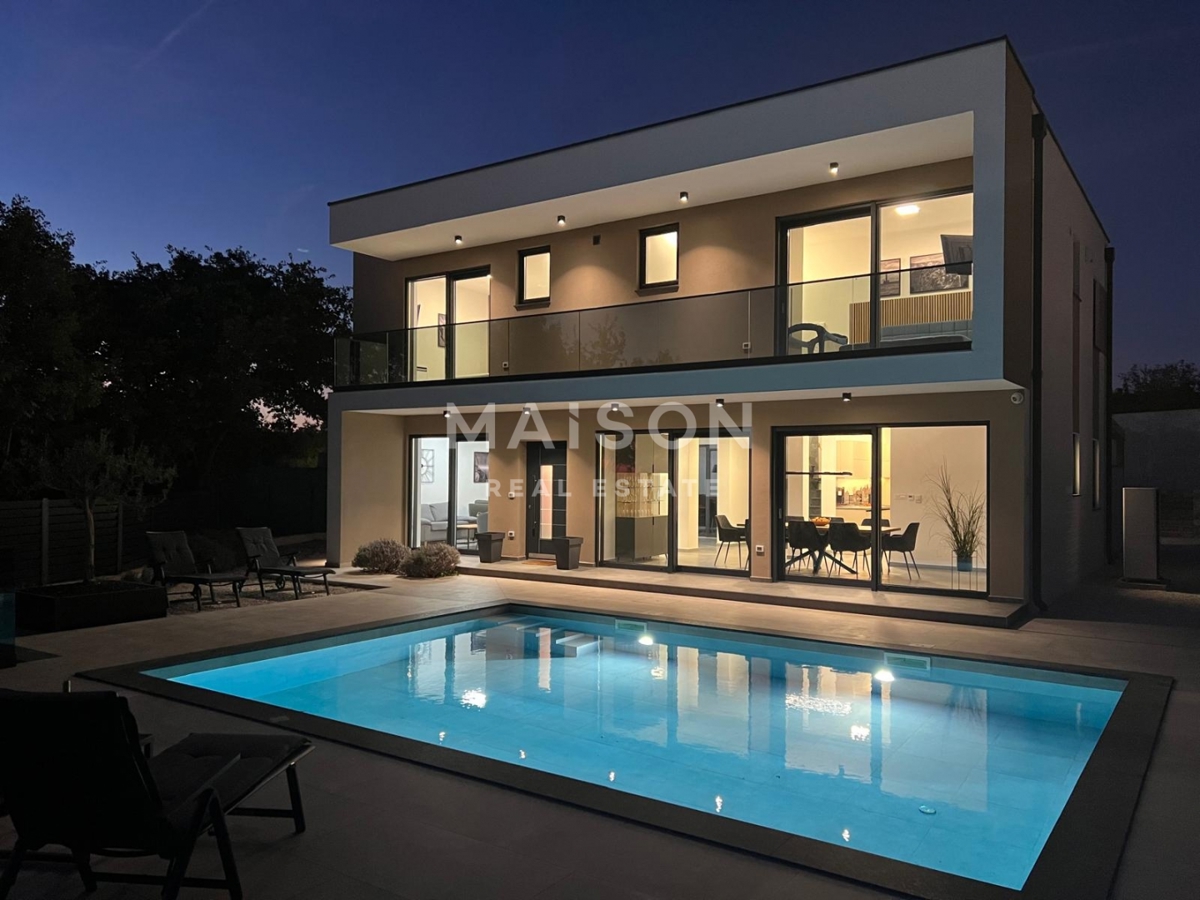 Hiša Smoljanci, Svetvinčenat, 190m2