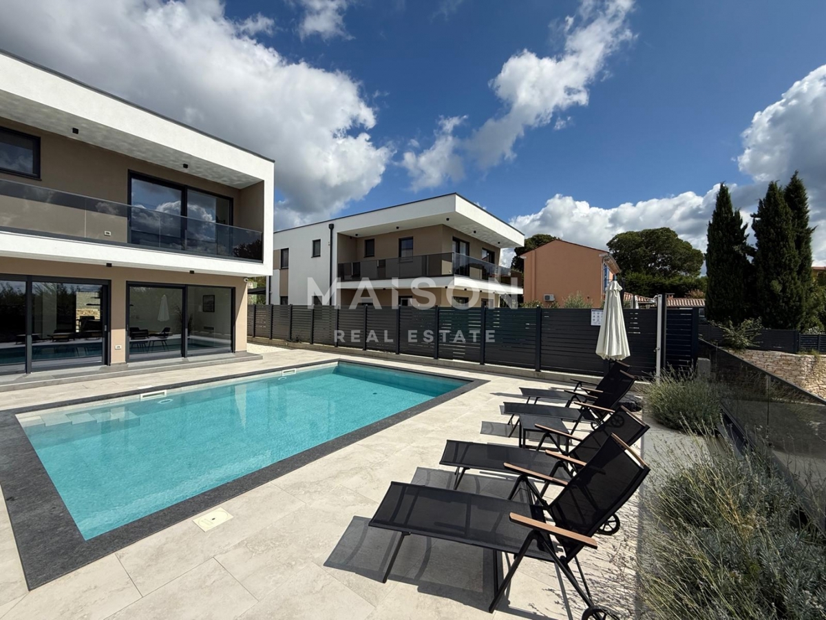 Hiša Smoljanci, Svetvinčenat, 190m2