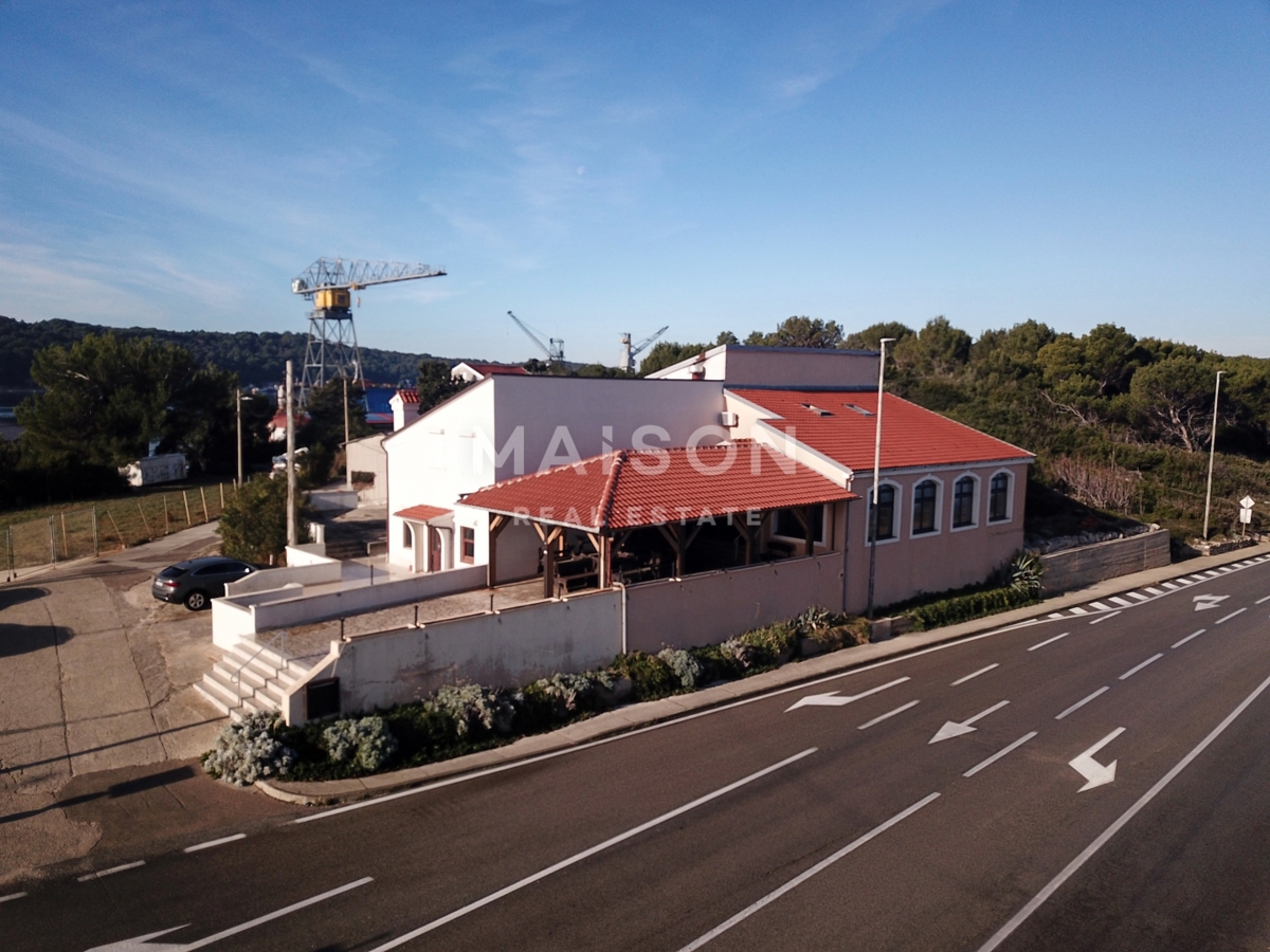 Poslovni prostor Mali Lošinj, 391,26m2