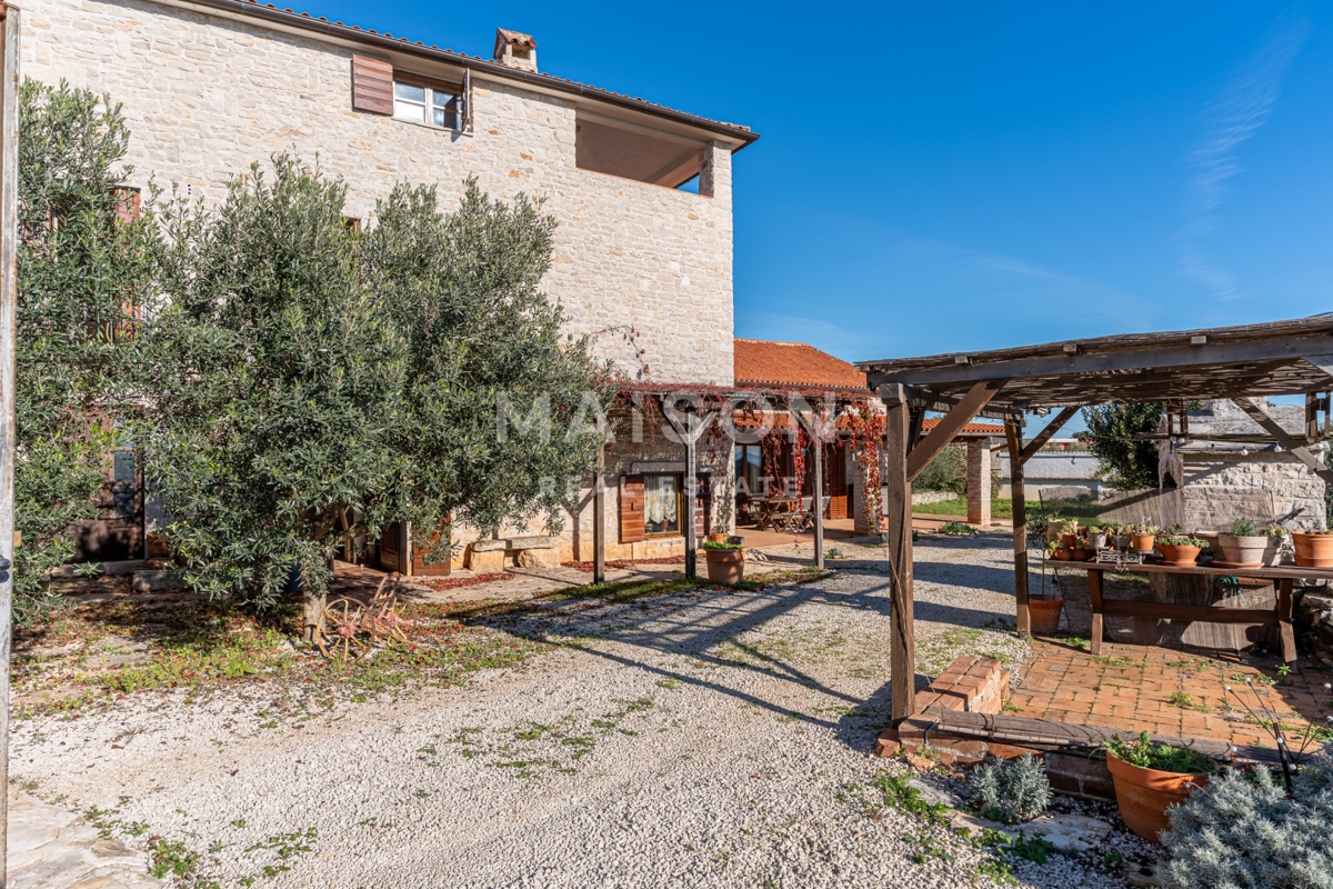 Hiša Peruški, Marčana, 450m2