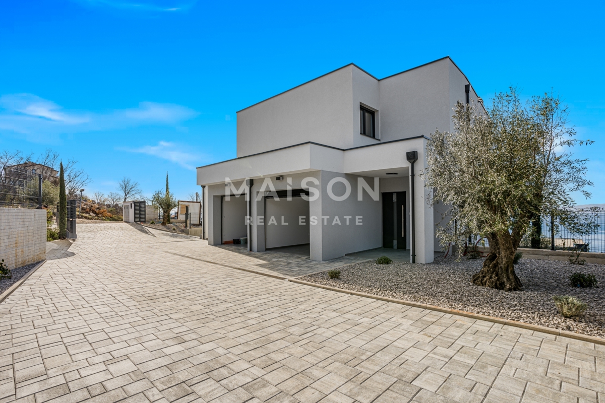 Hiša Kostrena, 203,67m2