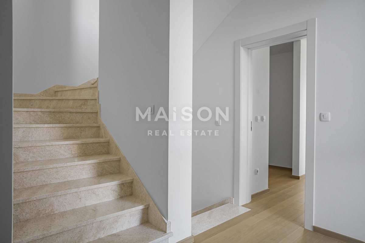 Hiša Kostrena, 203,67m2