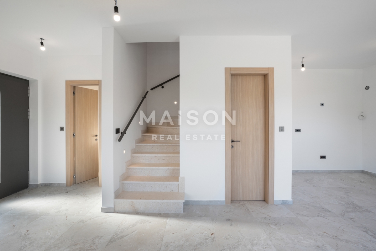 Hiša Malinska, Malinska-Dubašnica, 111m2