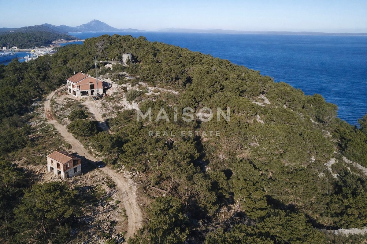 Zemljišče Mali Lošinj, 827m2