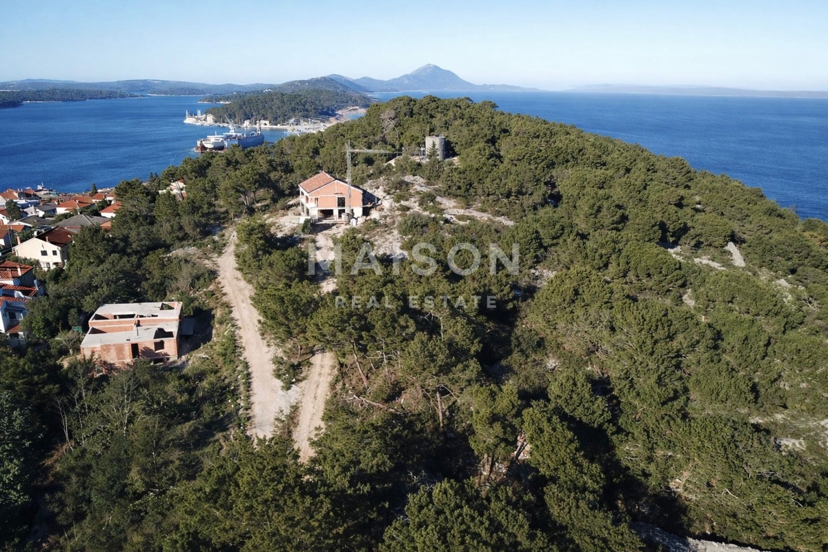 Zemljišče Mali Lošinj, 827m2