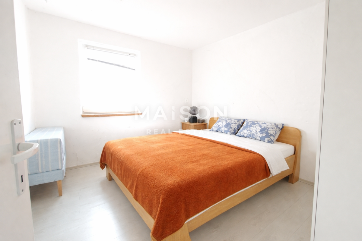 Samostojna hiša na 900 m² z velikim potencialom