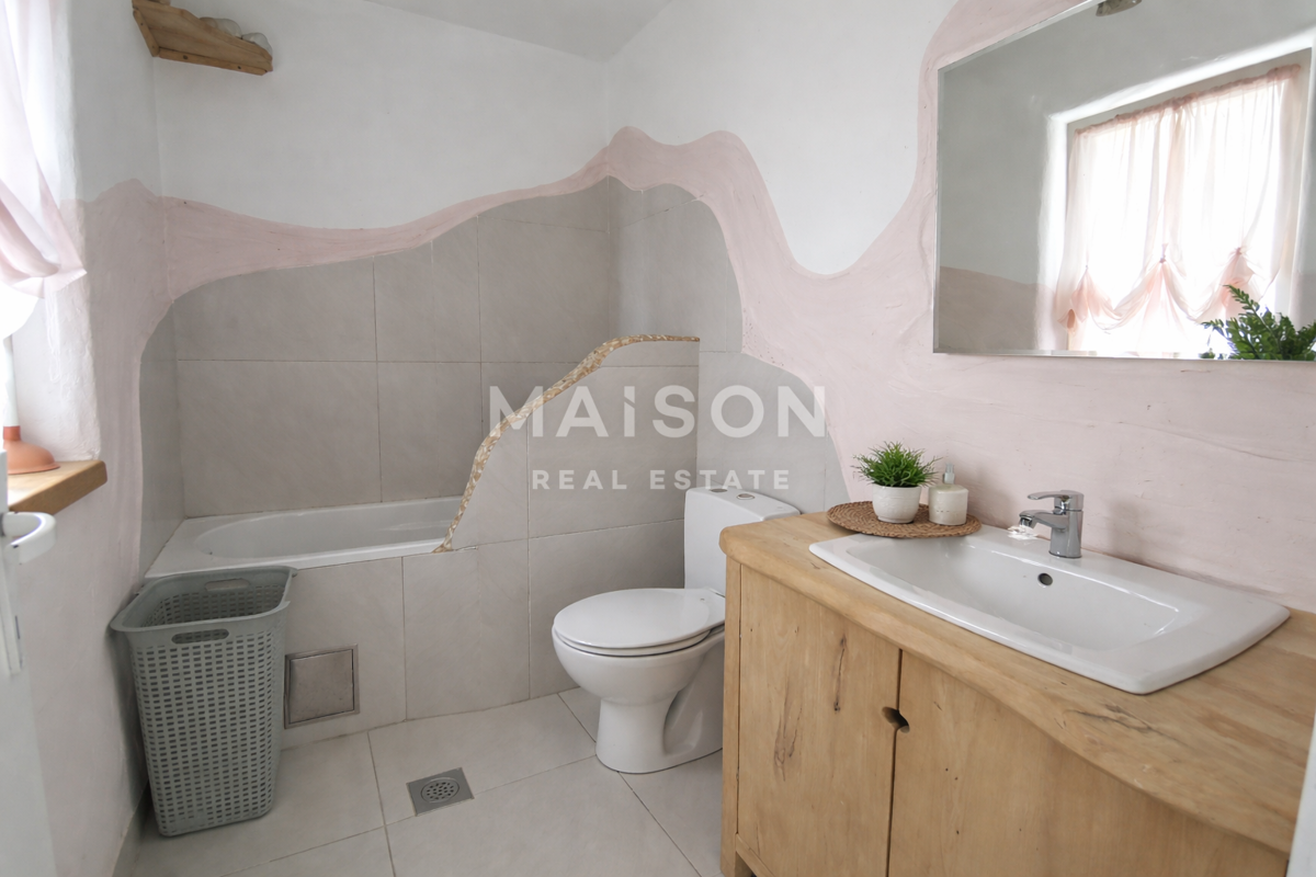 Samostojna hiša na 900 m² z velikim potencialom