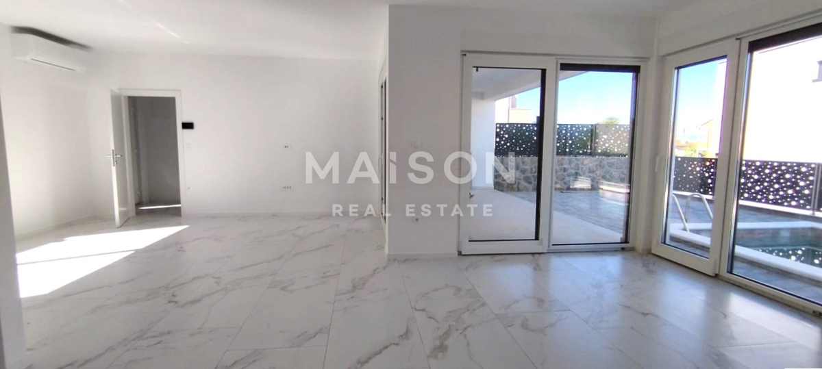 Hiša Malinska, Malinska-Dubašnica, 170m2