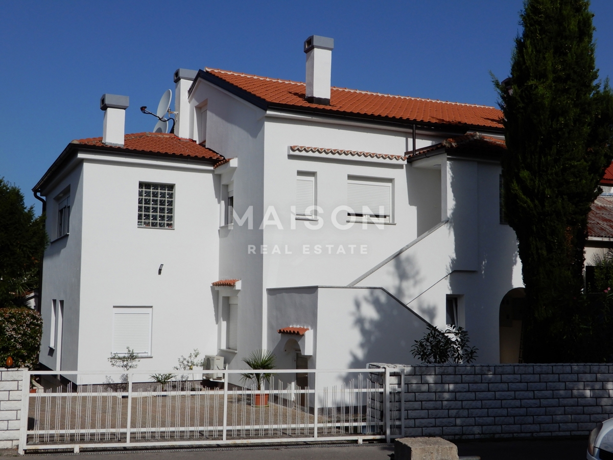 Hiša Malinska, Malinska-Dubašnica, 300m2