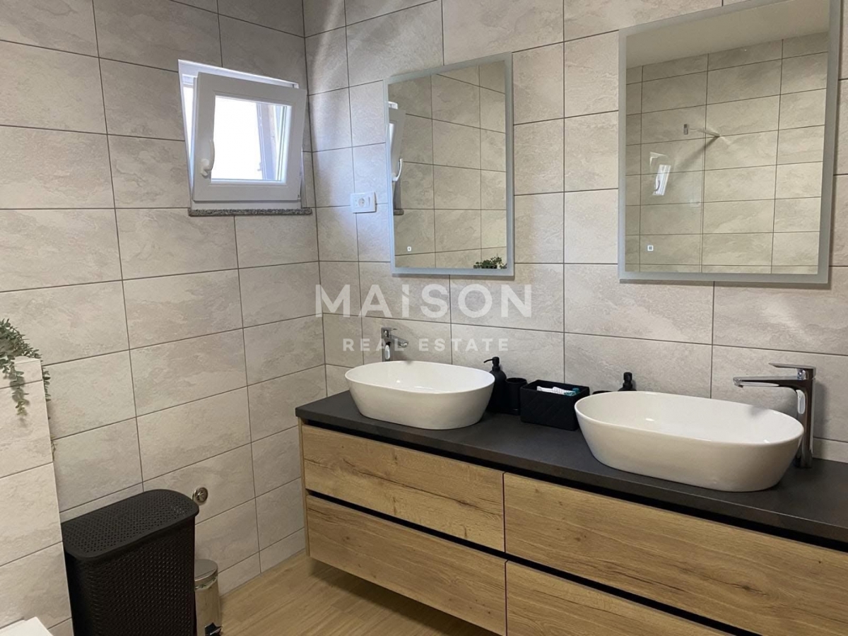 Hiša Seline, Starigrad, 335,58m2