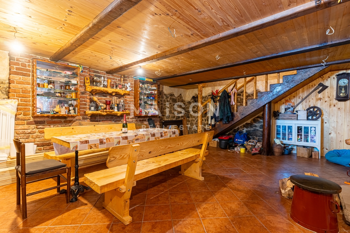 Hiša Begovo Razdolje, Mrkopalj, 351m2