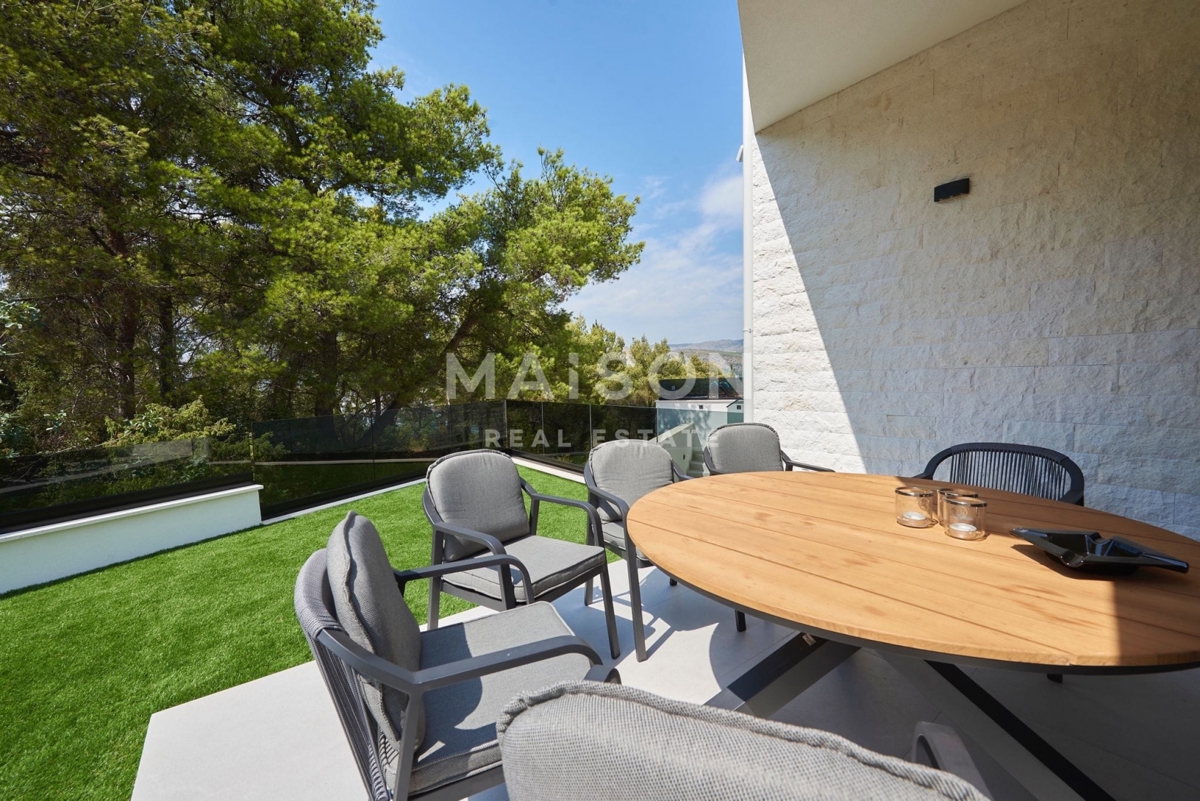Vila Trogir, 370,09m2