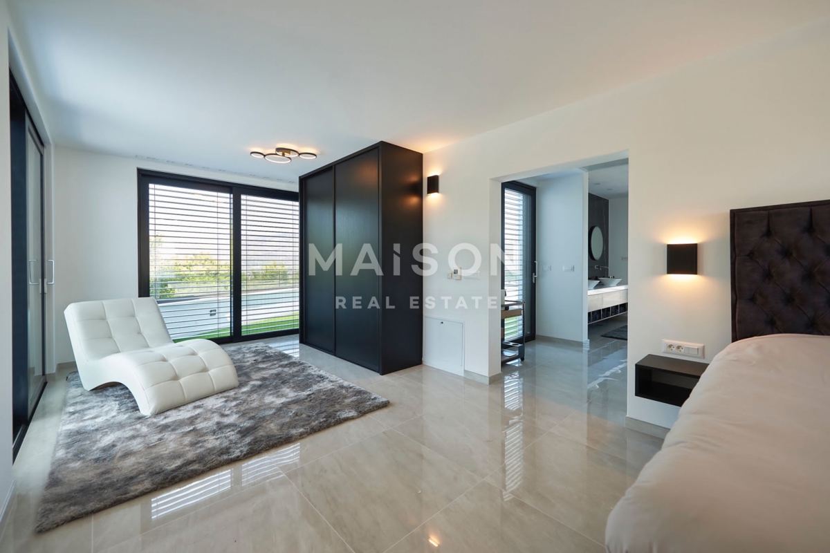 Vila Trogir, 370,09m2