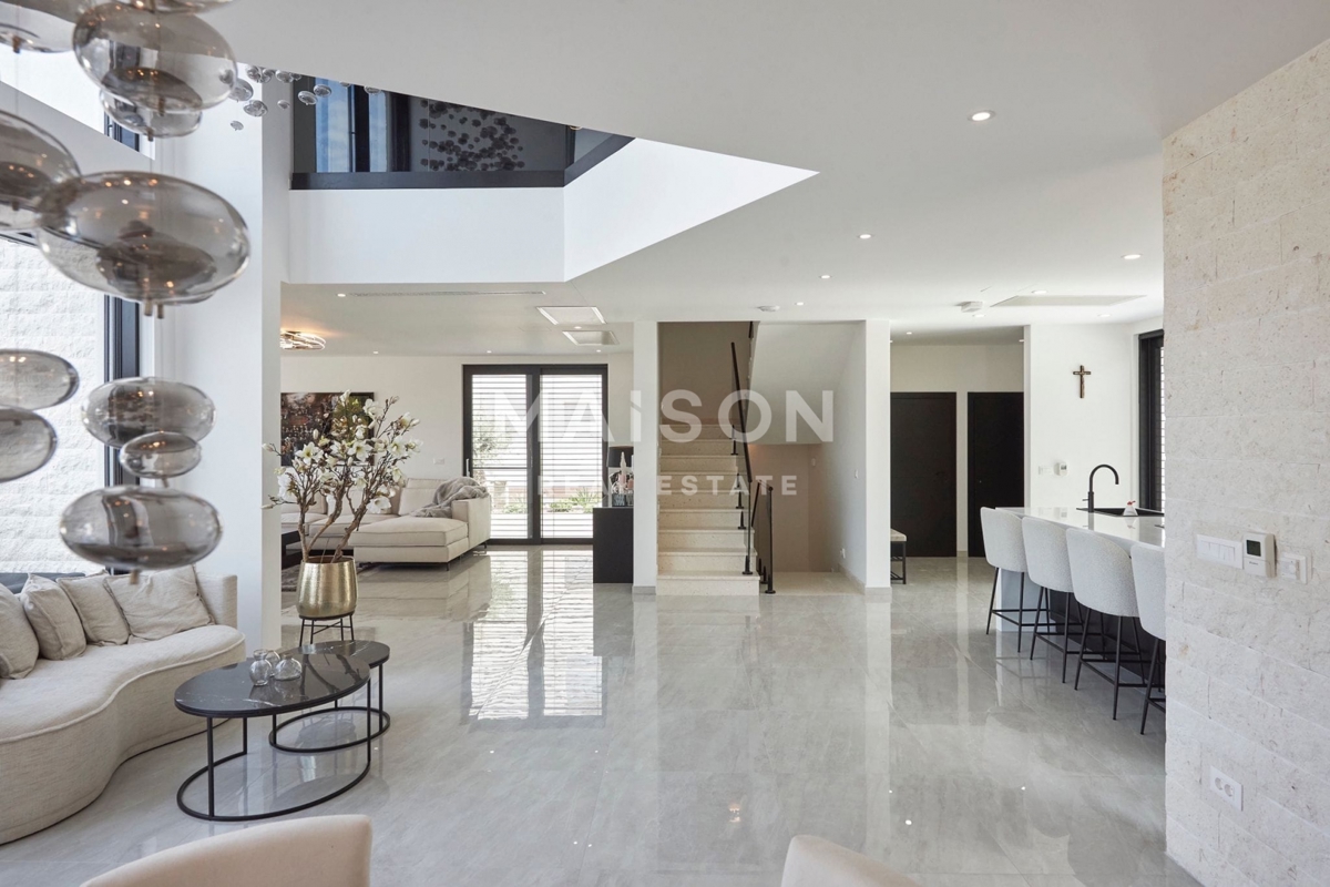 Vila Trogir, 370,09m2