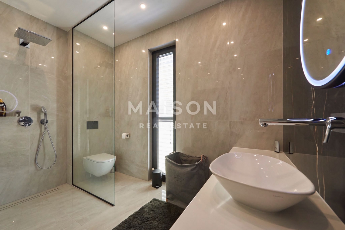 Vila Trogir, 370,09m2