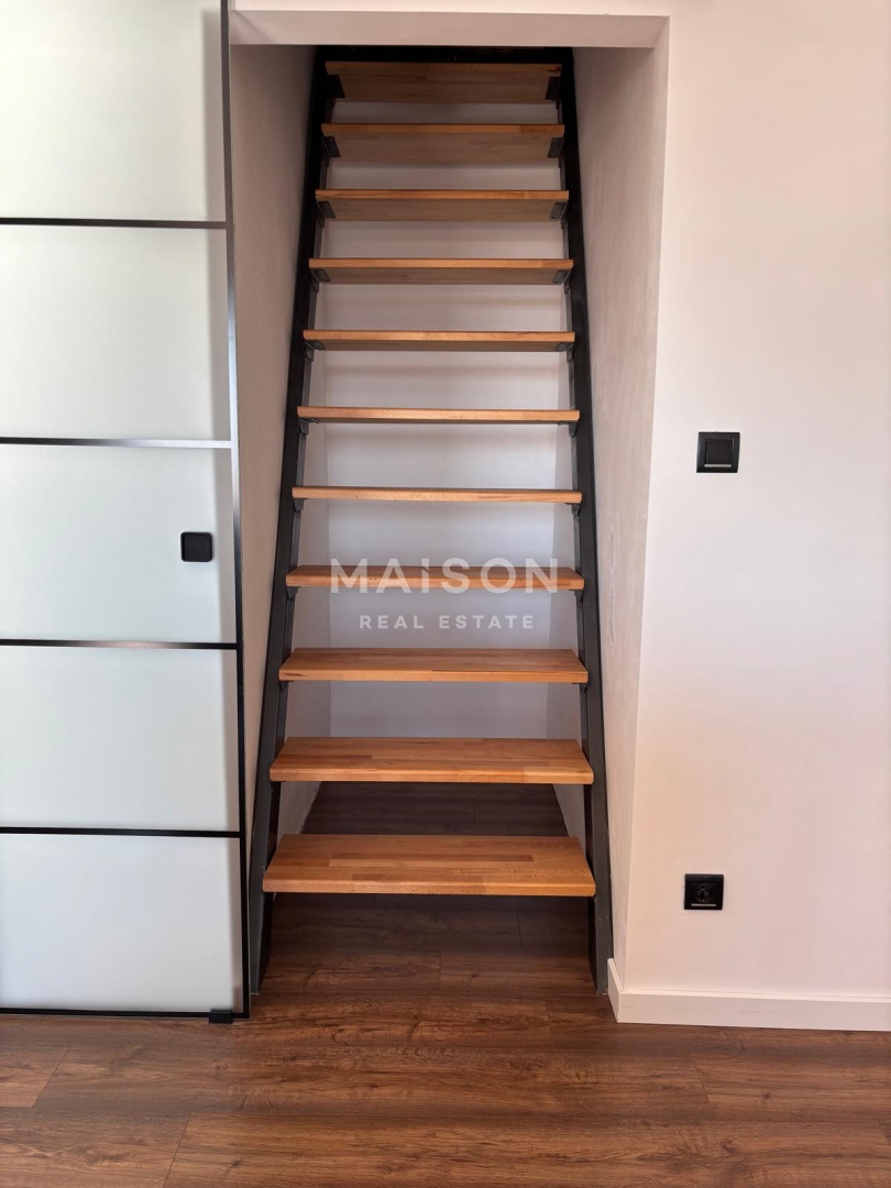 Moderný Dvojpodlažný Byt so Strešnou Terasou a Výhľadom na More – Mesto Krk