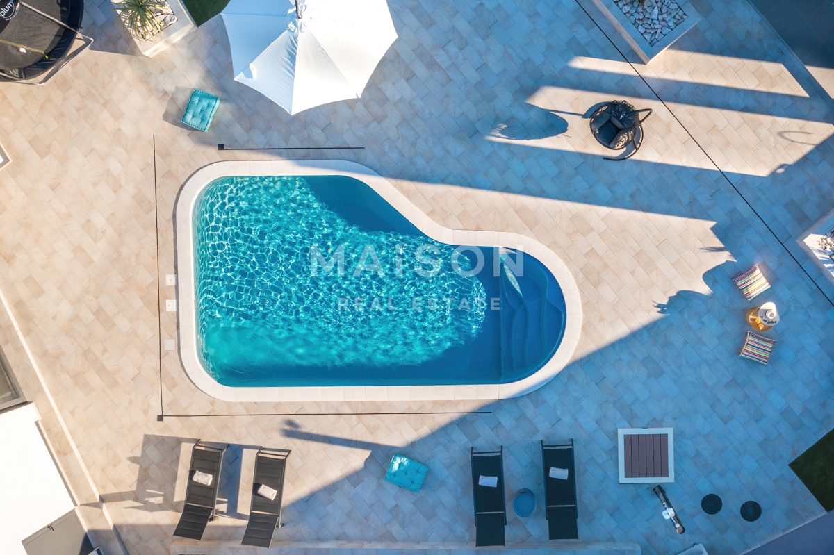 Hiša Novi Vinodolski, 302m2