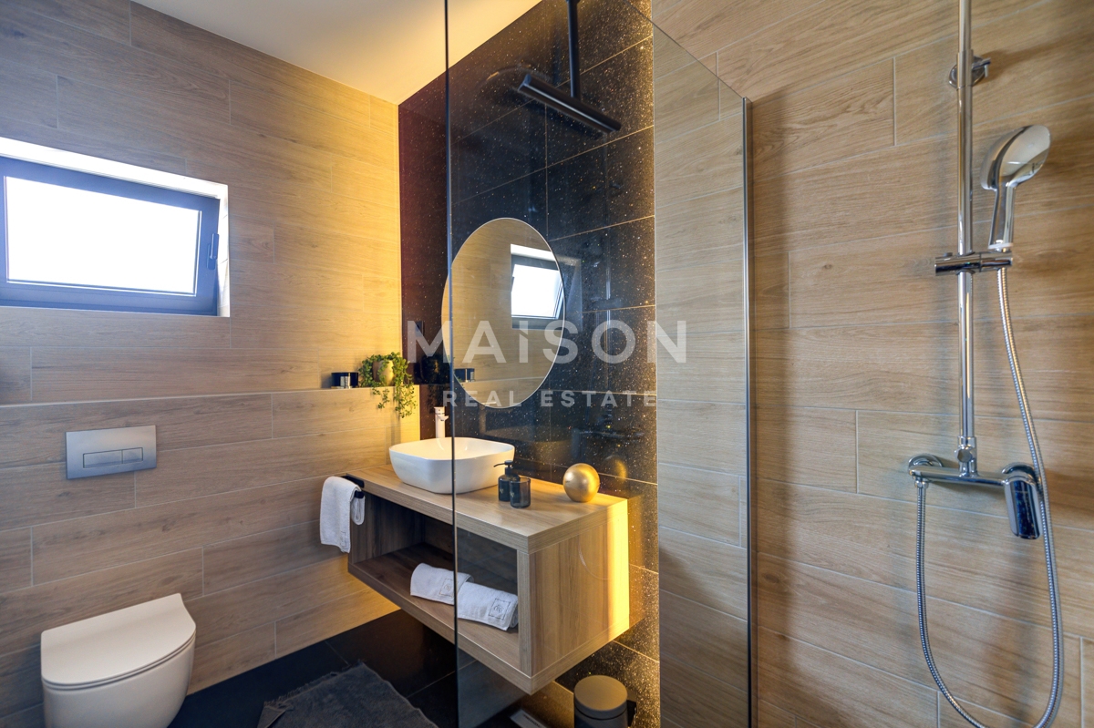 Hiša Novi Vinodolski, 302m2