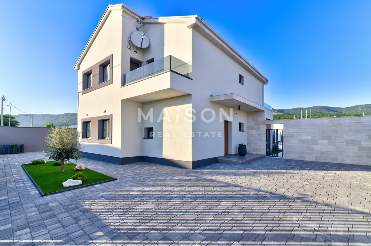 Hiša Novi Vinodolski, 302m2