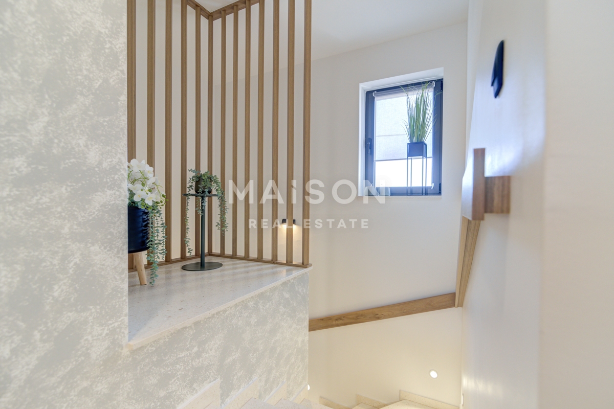 Hiša Novi Vinodolski, 302m2