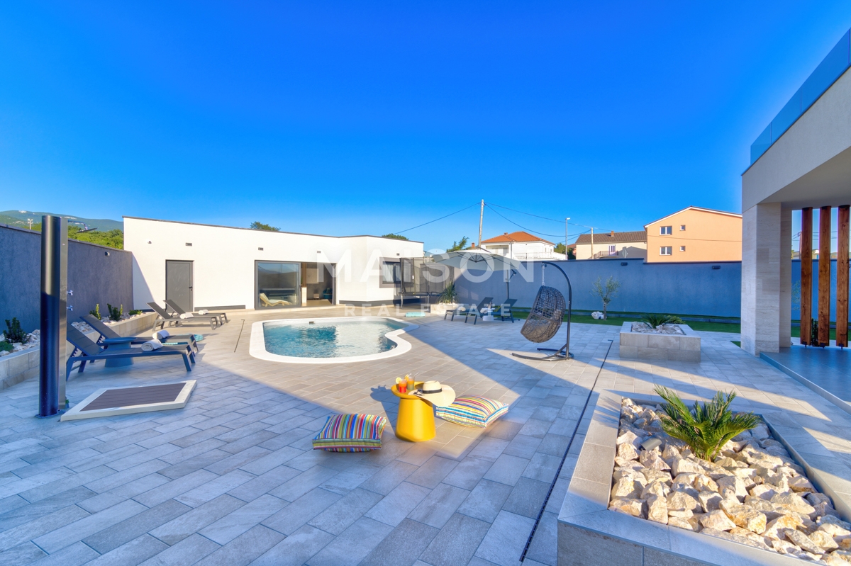 Hiša Novi Vinodolski, 302m2