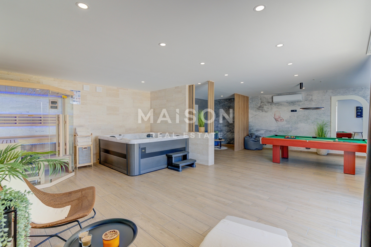 Hiša Novi Vinodolski, 302m2