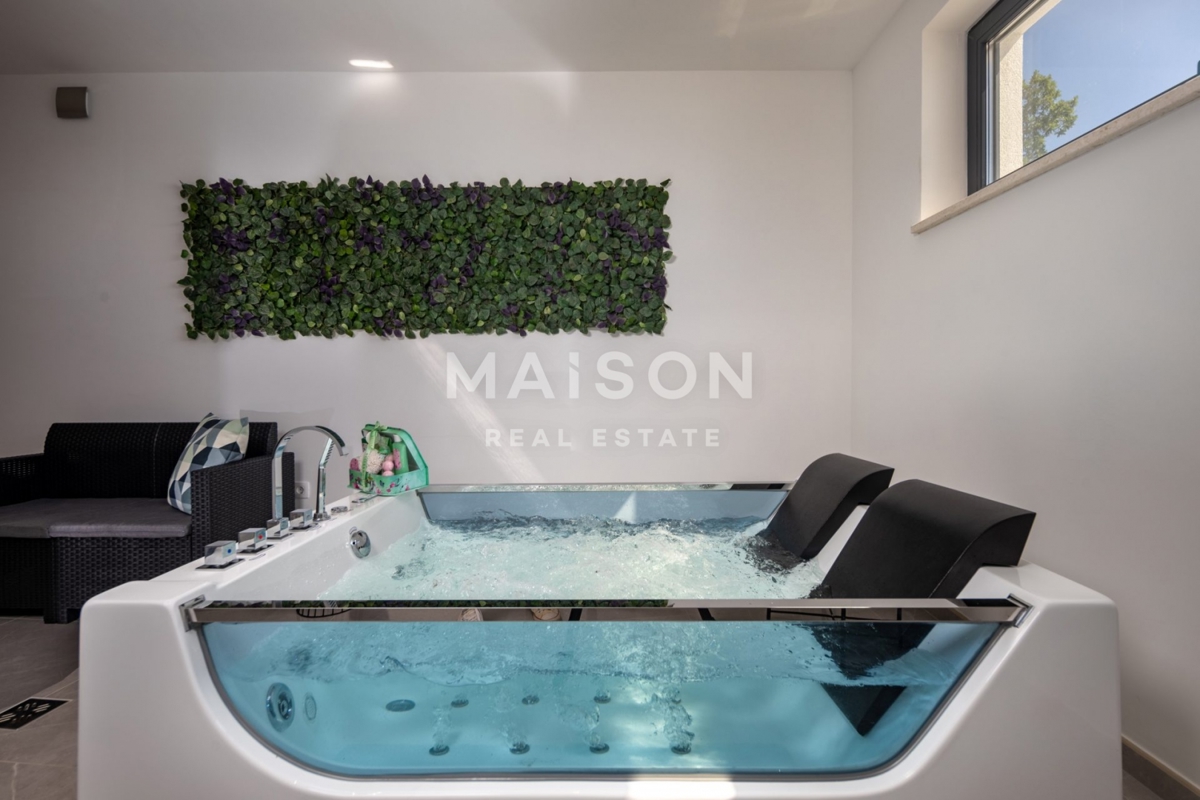 Hiša Šmrika, Kraljevica, 245m2