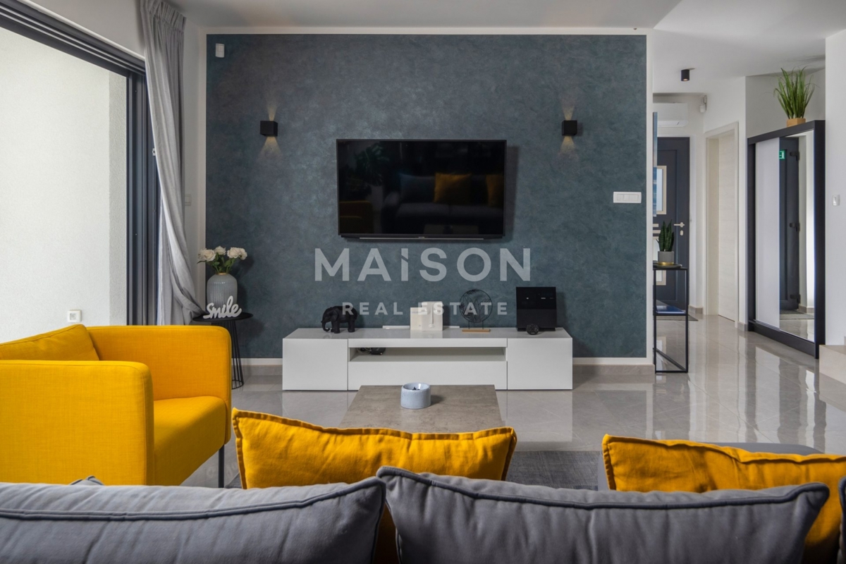 Hiša Šmrika, Kraljevica, 245m2