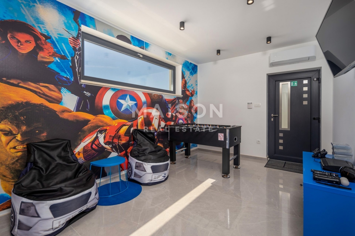 Hiša Šmrika, Kraljevica, 245m2