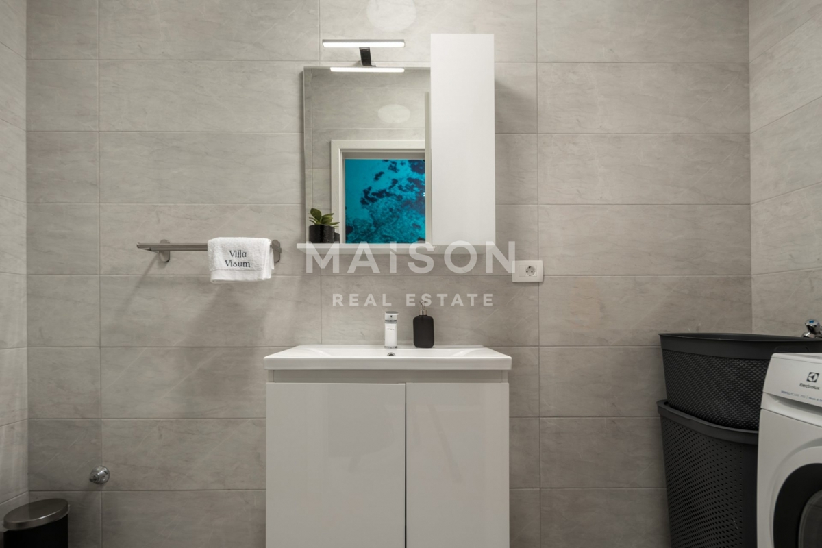 Hiša Šmrika, Kraljevica, 245m2