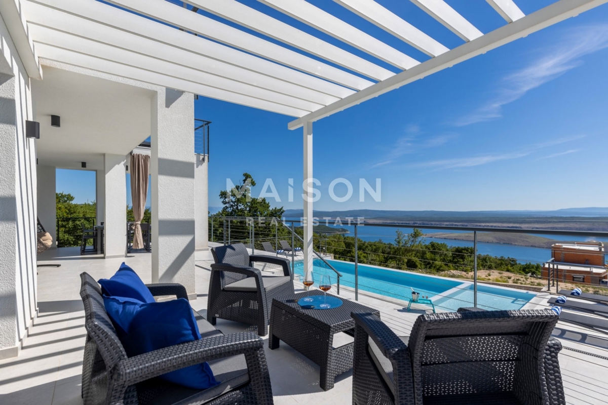 Hiša Šmrika, Kraljevica, 245m2