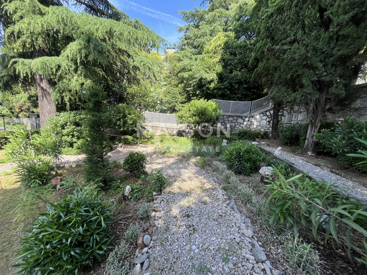 Vila Pećine, Rijeka, 465,78m2