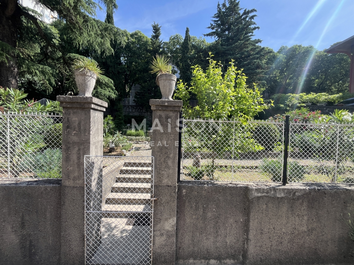 Vila Pećine, Rijeka, 465,78m2