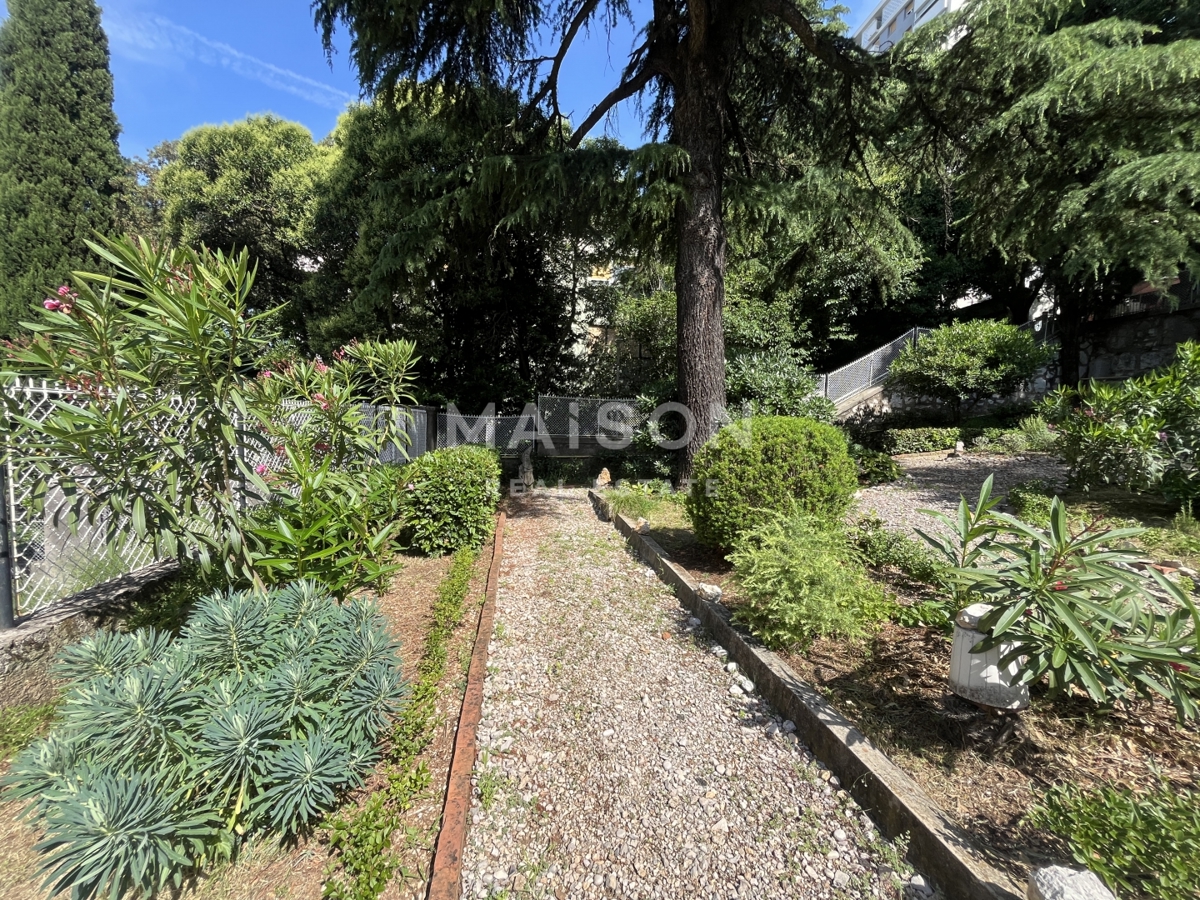 Vila Pećine, Rijeka, 465,78m2